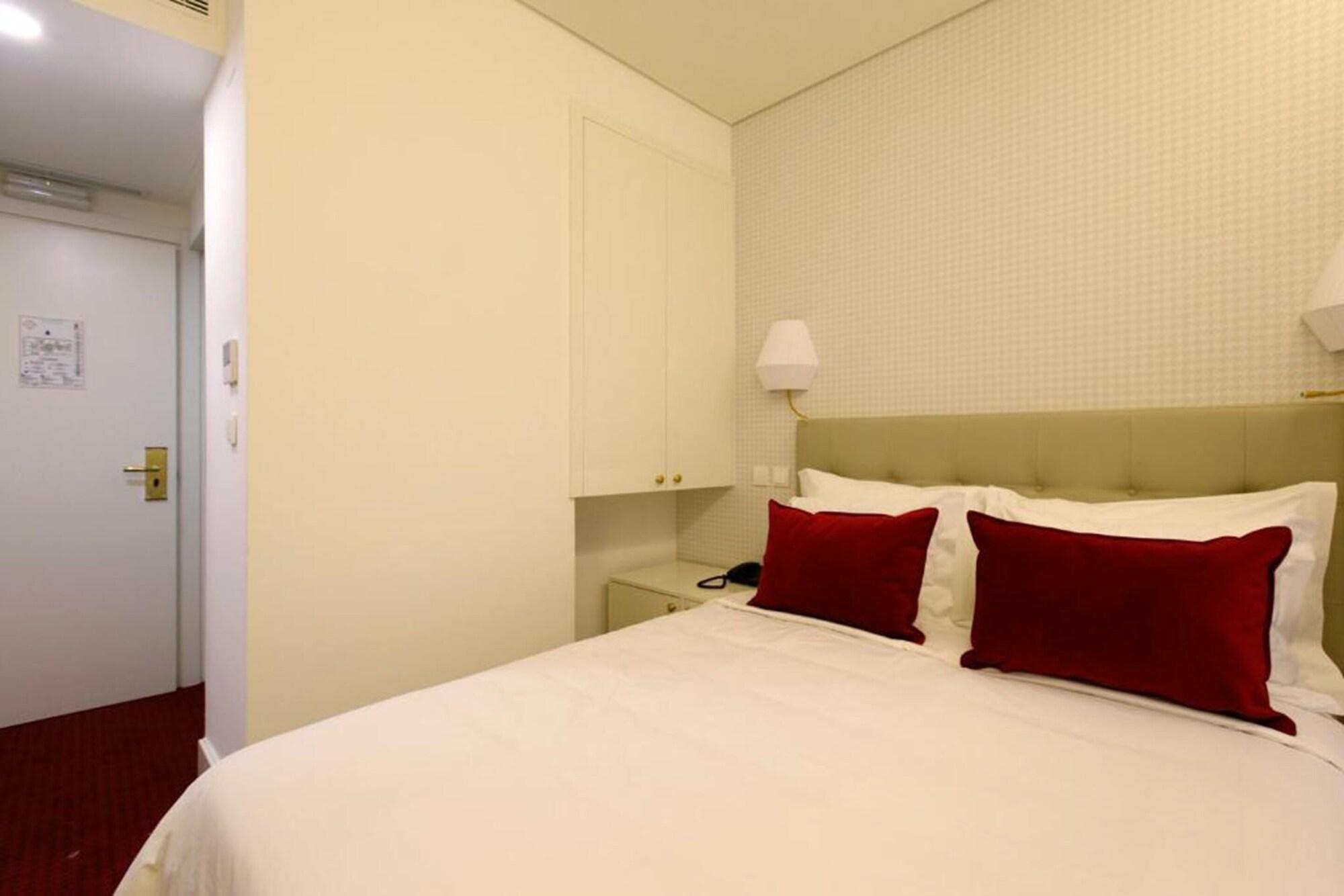 Hotel Lis Baixa Lisbon Bagian luar foto